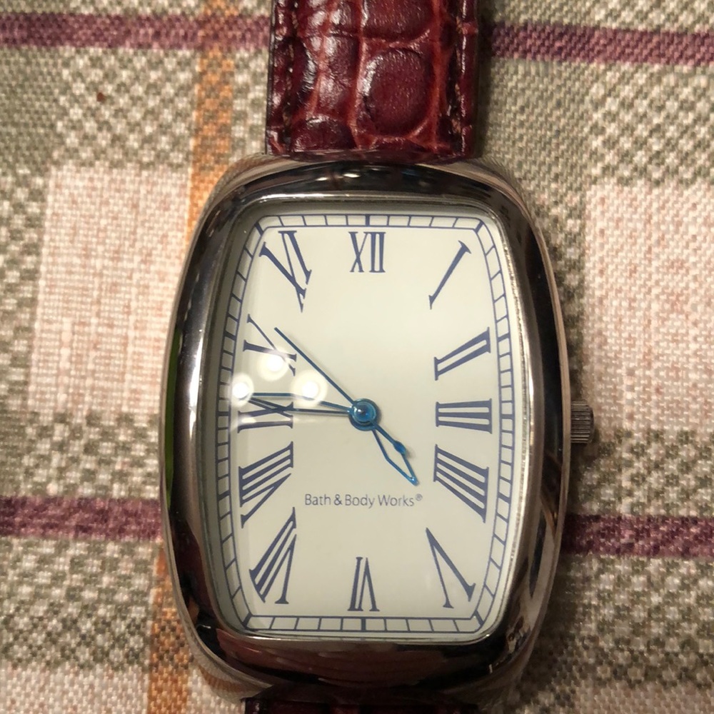 Watch - Picture 2 of 4